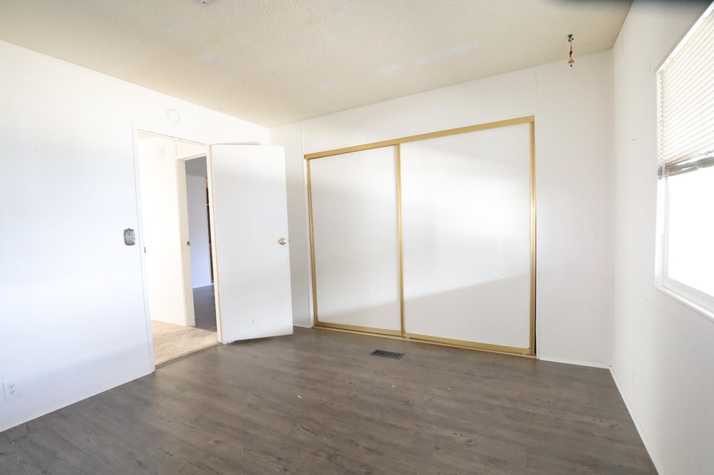 Detail Gallery Image 26 of 38 For 690 Persian Dr #95,  Sunnyvale,  CA 94089 - 4 Beds | 2 Baths