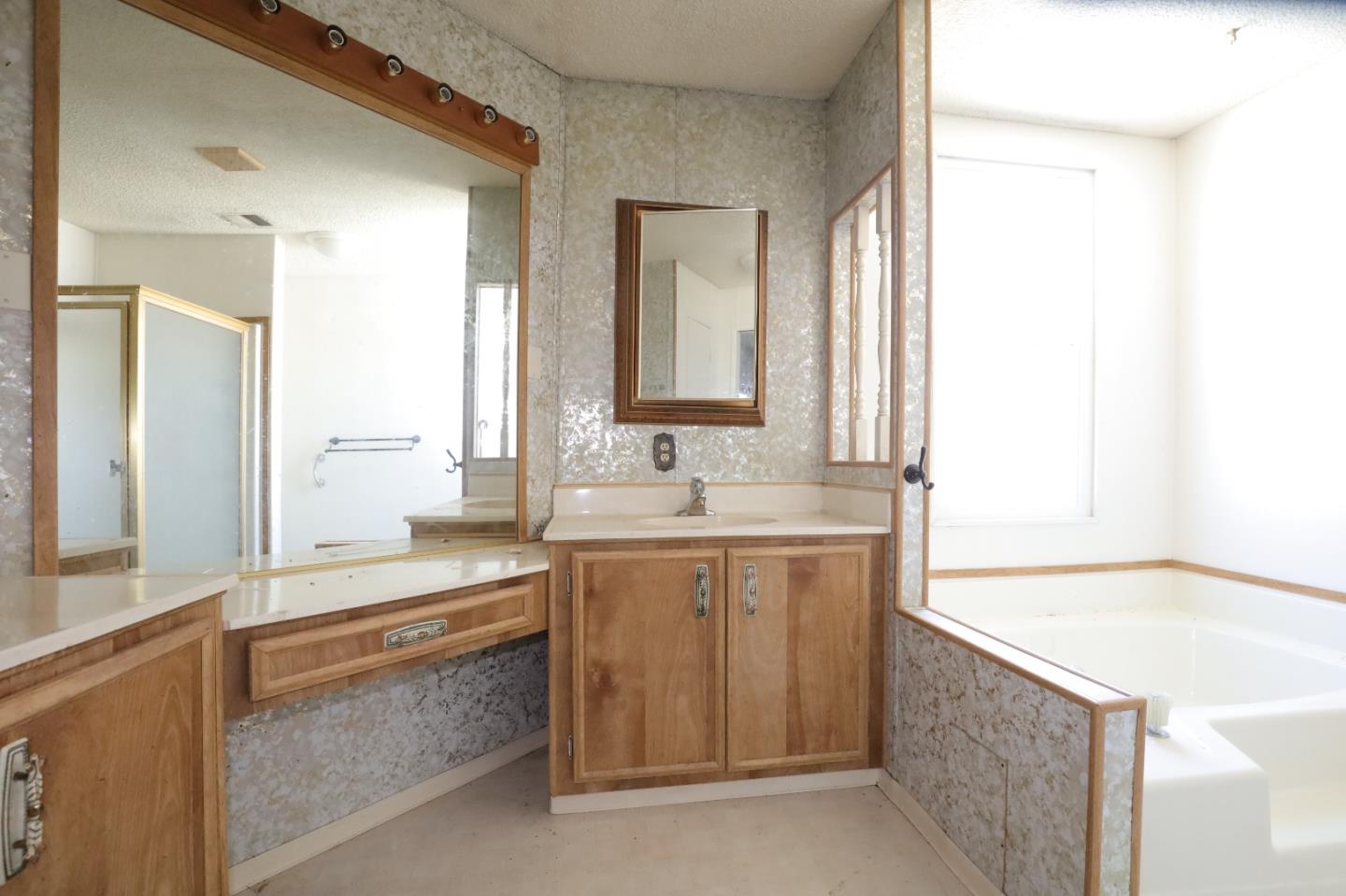 Detail Gallery Image 33 of 38 For 690 Persian Dr #95,  Sunnyvale,  CA 94089 - 4 Beds | 2 Baths