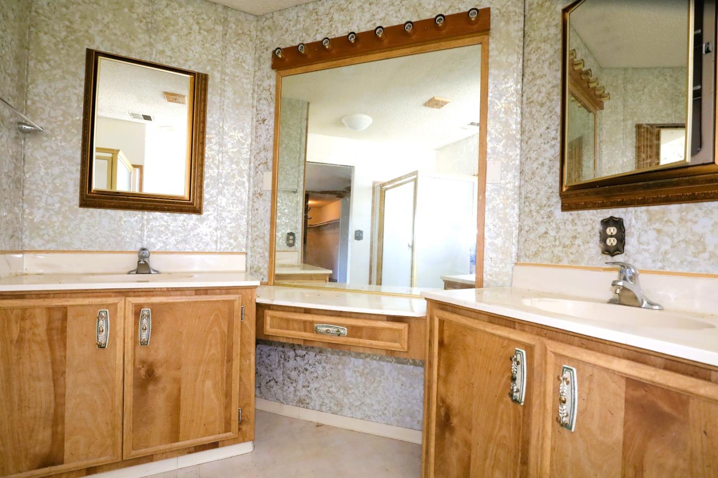 Detail Gallery Image 35 of 38 For 690 Persian Dr #95,  Sunnyvale,  CA 94089 - 4 Beds | 2 Baths