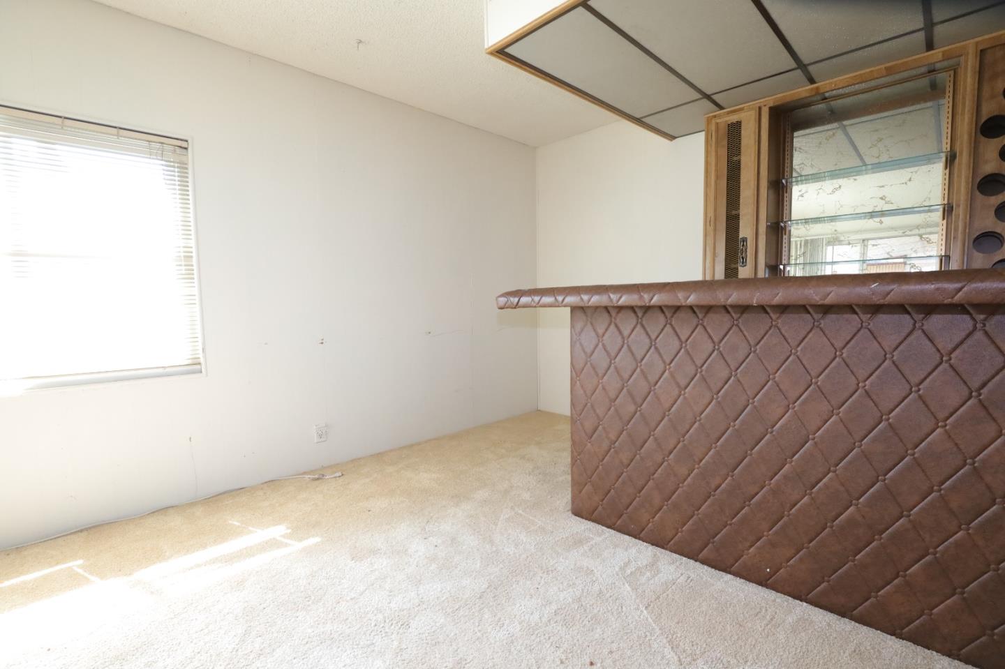 Detail Gallery Image 5 of 38 For 690 Persian Dr #95,  Sunnyvale,  CA 94089 - 4 Beds | 2 Baths