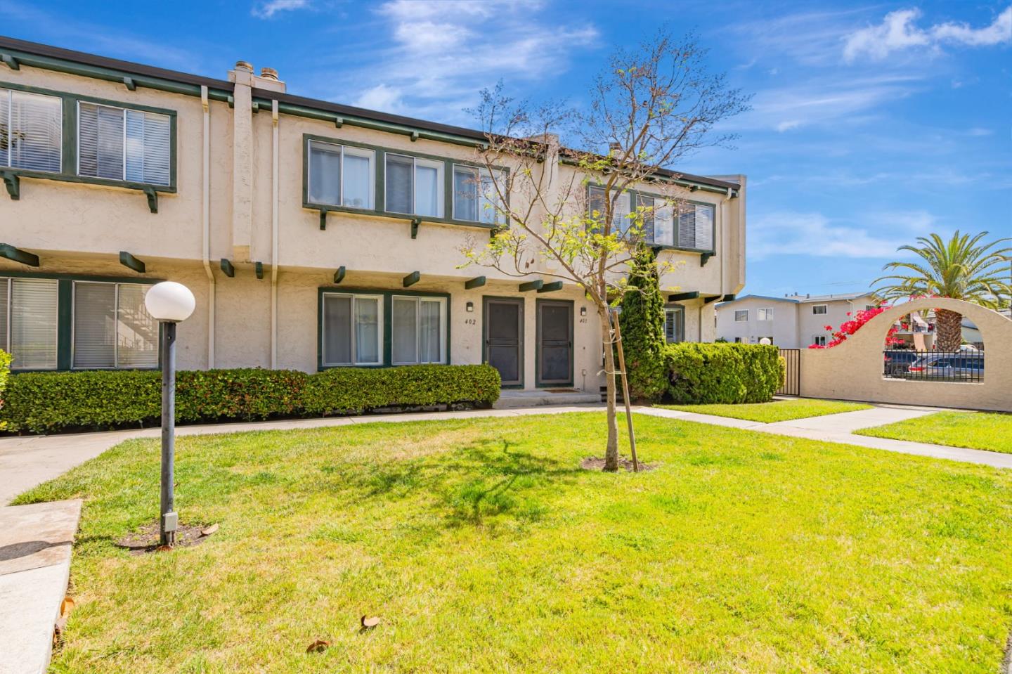 Detail Gallery Image 4 of 44 For 1031 Clyde Ave #401,  Santa Clara,  CA 95054 - 2 Beds | 2/1 Baths