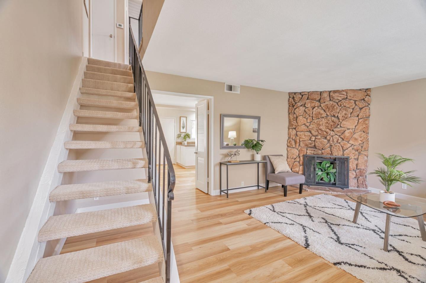 Detail Gallery Image 6 of 44 For 1031 Clyde Ave #401,  Santa Clara,  CA 95054 - 2 Beds | 2/1 Baths