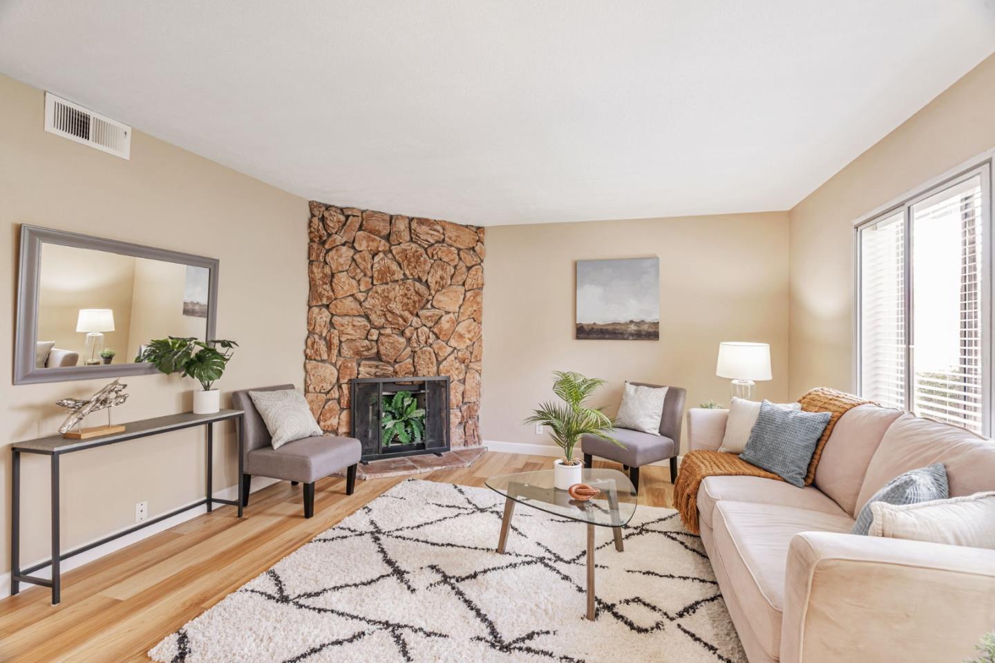 Detail Gallery Image 7 of 44 For 1031 Clyde Ave #401,  Santa Clara,  CA 95054 - 2 Beds | 2/1 Baths