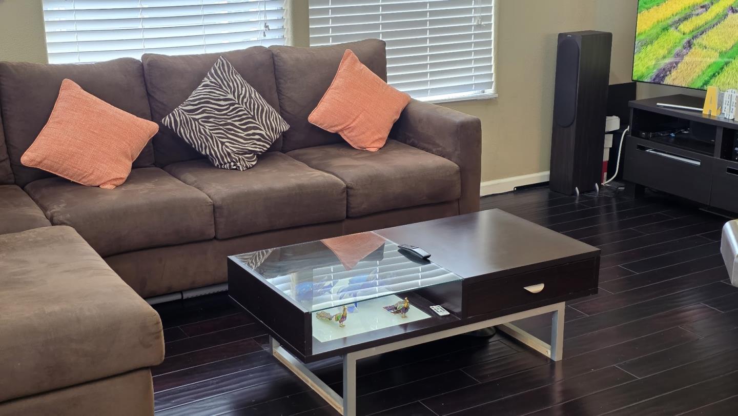 Detail Gallery Image 10 of 27 For 2600 Senter Rd #126,  San Jose,  CA 95111 - 3 Beds | 2 Baths