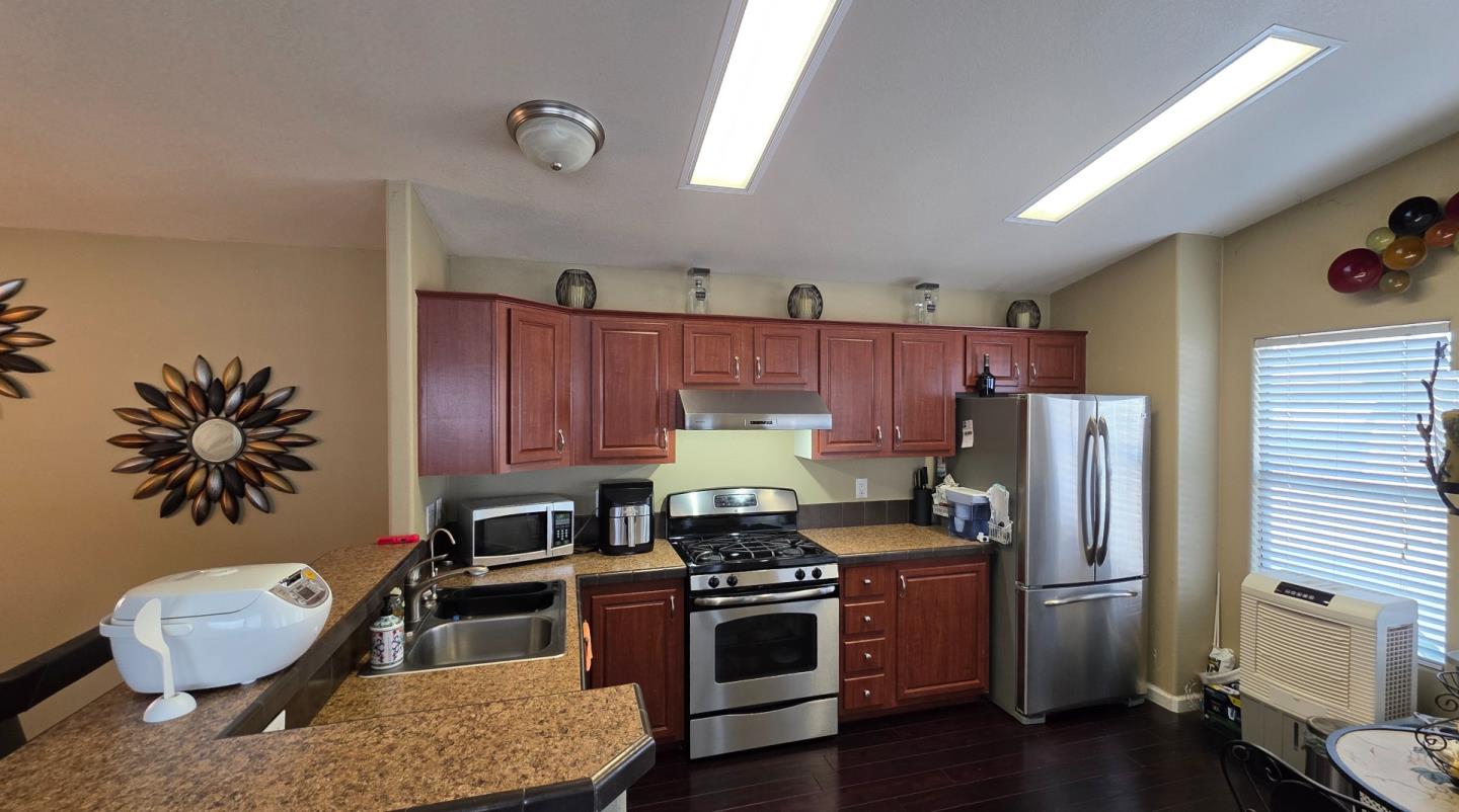 Detail Gallery Image 16 of 27 For 2600 Senter Rd #126,  San Jose,  CA 95111 - 3 Beds | 2 Baths