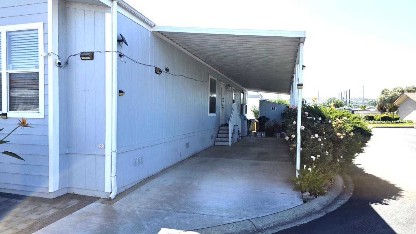 Detail Gallery Image 4 of 27 For 2600 Senter Rd #126,  San Jose,  CA 95111 - 3 Beds | 2 Baths