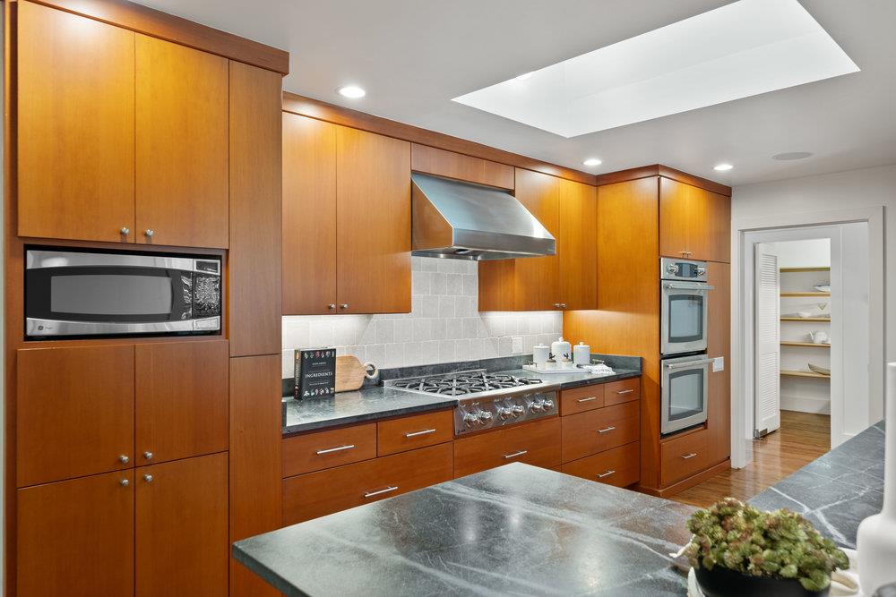 Detail Gallery Image 14 of 36 For 1634 Hollingsworth Dr, Mountain View,  CA 94040 - 4 Beds | 2/1 Baths