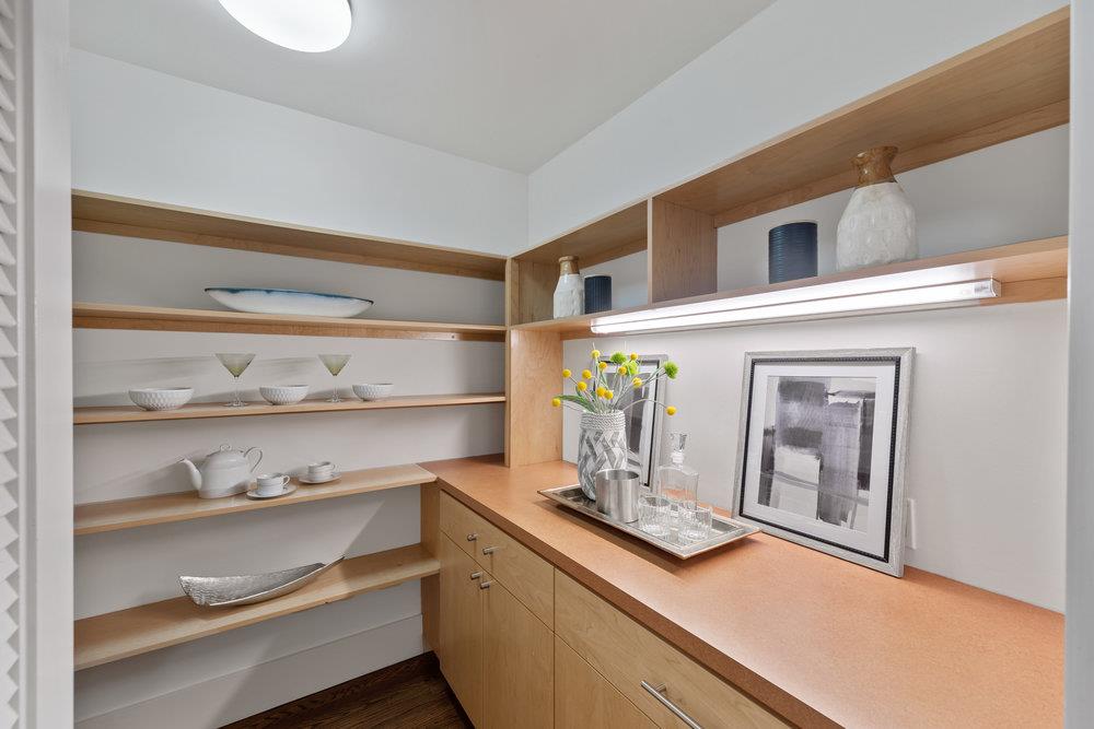 Detail Gallery Image 16 of 36 For 1634 Hollingsworth Dr, Mountain View,  CA 94040 - 4 Beds | 2/1 Baths