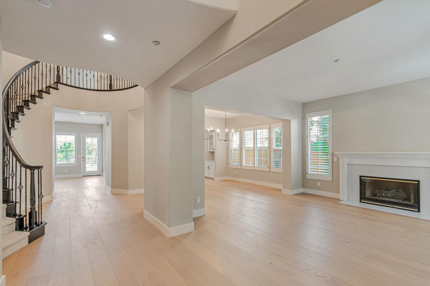 Detail Gallery Image 11 of 93 For 2892 Birkdale Ct, Gilroy,  CA 95020 - 5 Beds | 4/1 Baths