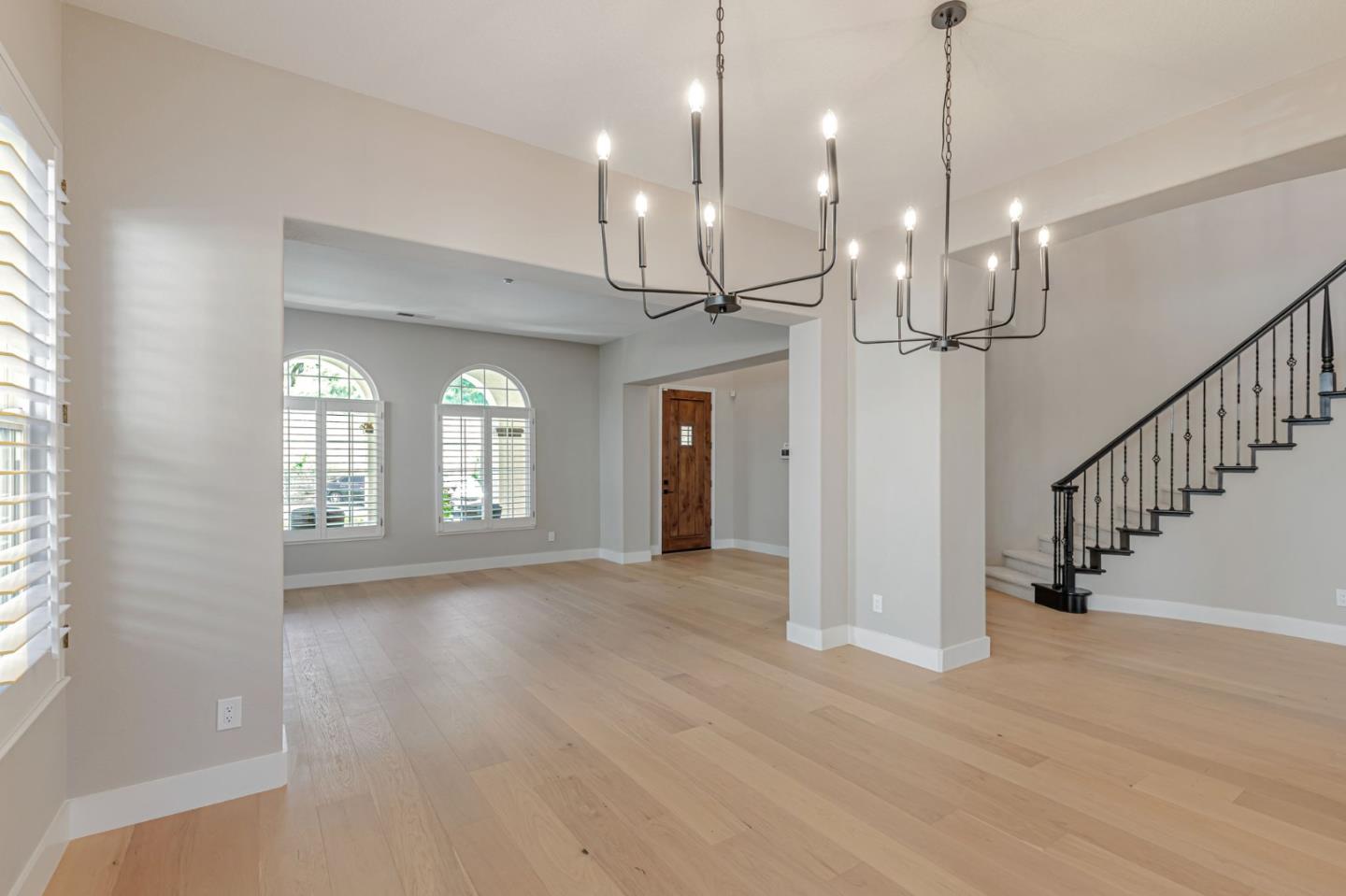 Detail Gallery Image 15 of 93 For 2892 Birkdale Ct, Gilroy,  CA 95020 - 5 Beds | 4/1 Baths