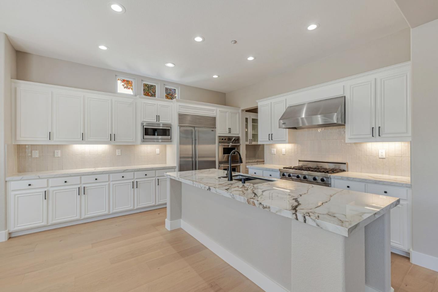 Detail Gallery Image 21 of 93 For 2892 Birkdale Ct, Gilroy,  CA 95020 - 5 Beds | 4/1 Baths
