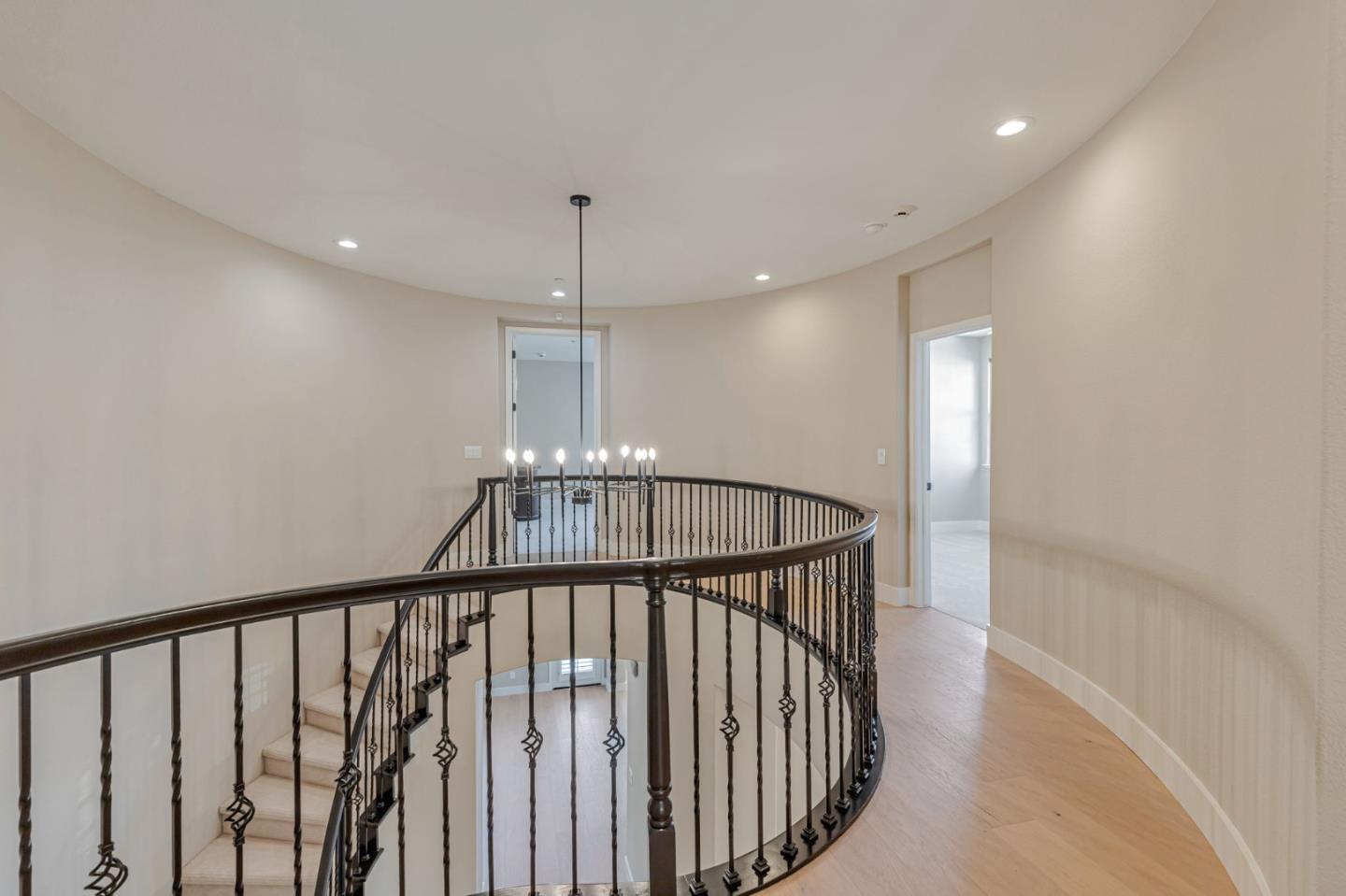 Detail Gallery Image 24 of 93 For 2892 Birkdale Ct, Gilroy,  CA 95020 - 5 Beds | 4/1 Baths