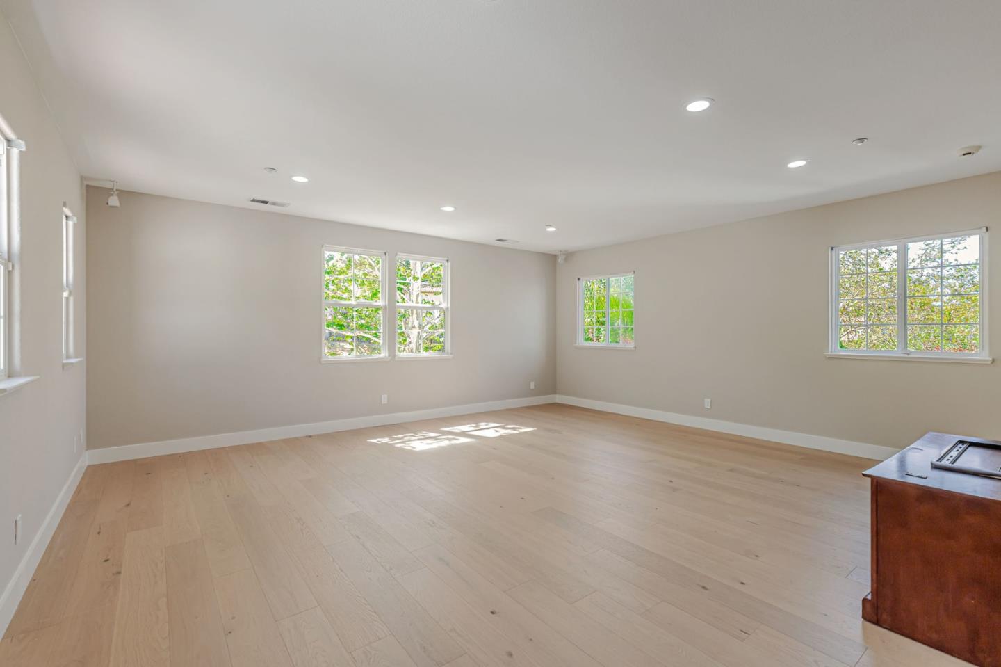 Detail Gallery Image 32 of 93 For 2892 Birkdale Ct, Gilroy,  CA 95020 - 5 Beds | 4/1 Baths