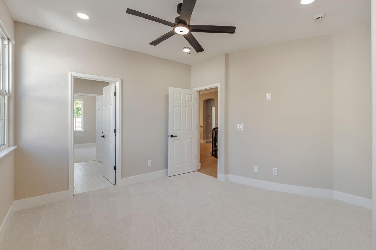 Detail Gallery Image 34 of 93 For 2892 Birkdale Ct, Gilroy,  CA 95020 - 5 Beds | 4/1 Baths