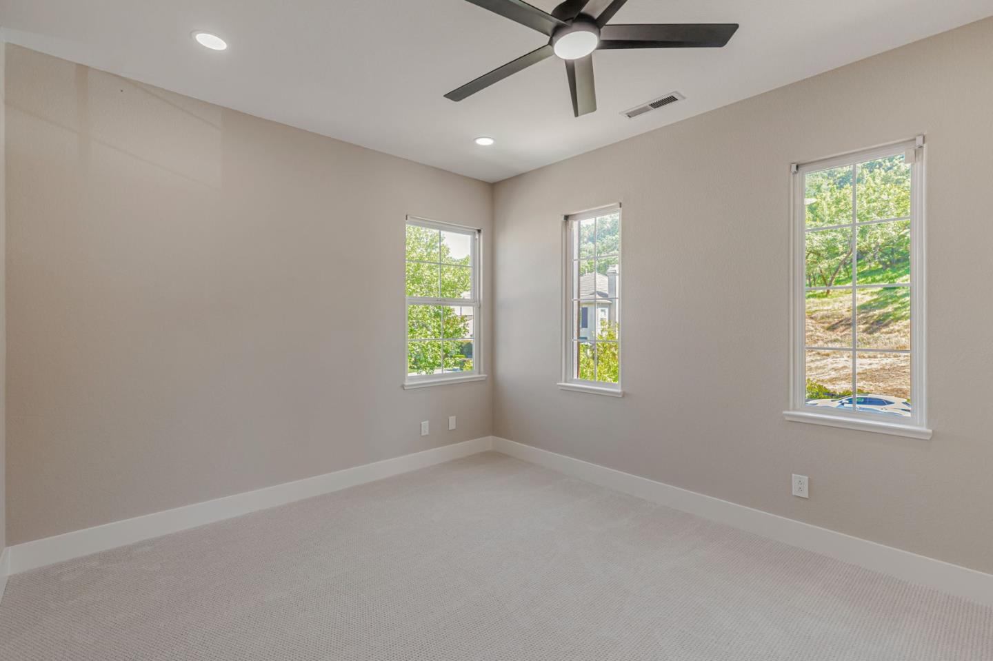 Detail Gallery Image 37 of 93 For 2892 Birkdale Ct, Gilroy,  CA 95020 - 5 Beds | 4/1 Baths