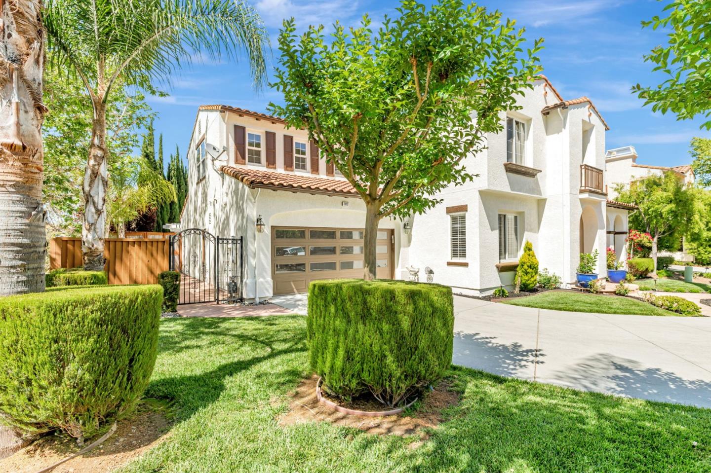 Detail Gallery Image 5 of 93 For 2892 Birkdale Ct, Gilroy,  CA 95020 - 5 Beds | 4/1 Baths