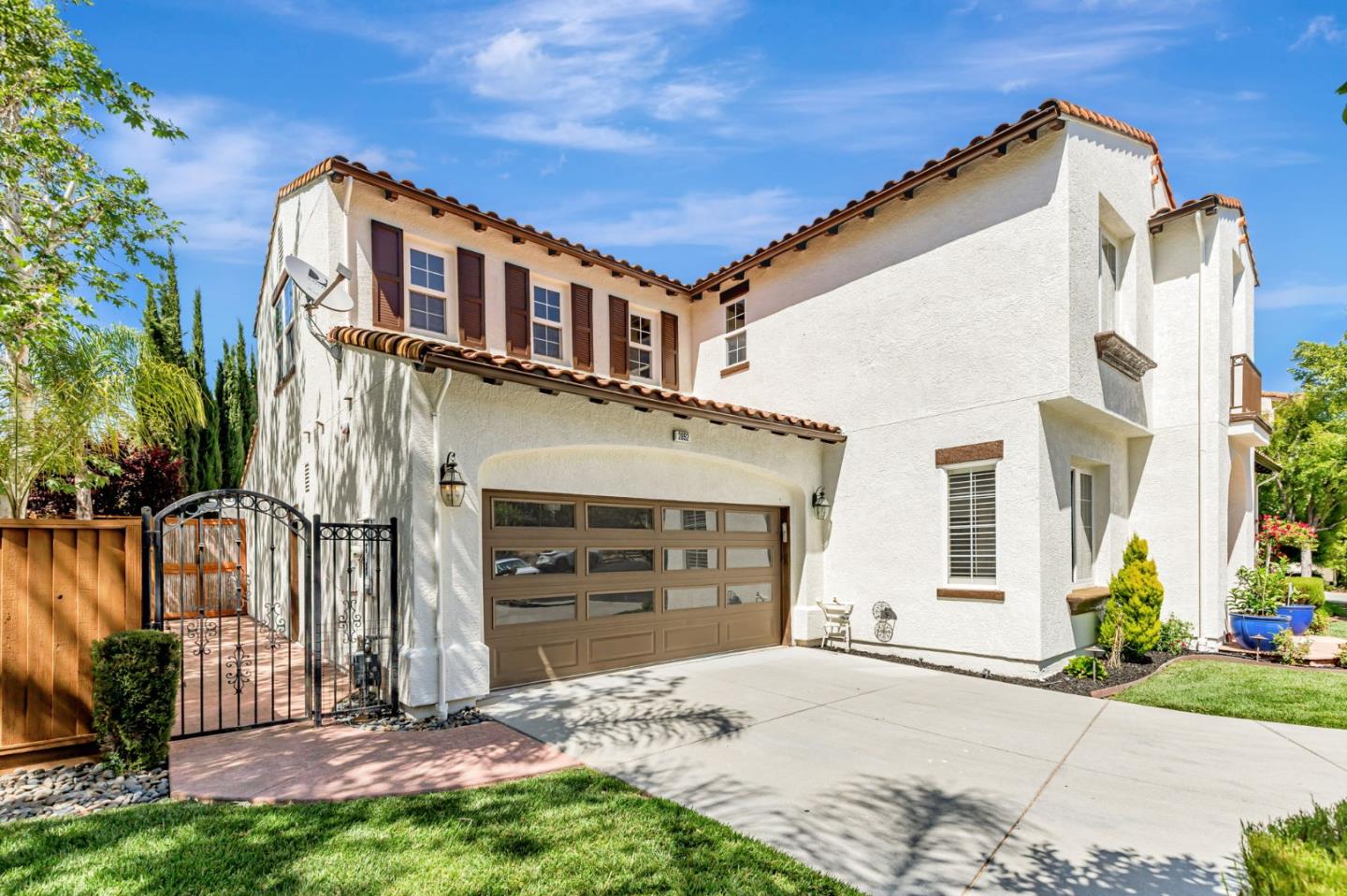 Detail Gallery Image 6 of 93 For 2892 Birkdale Ct, Gilroy,  CA 95020 - 5 Beds | 4/1 Baths