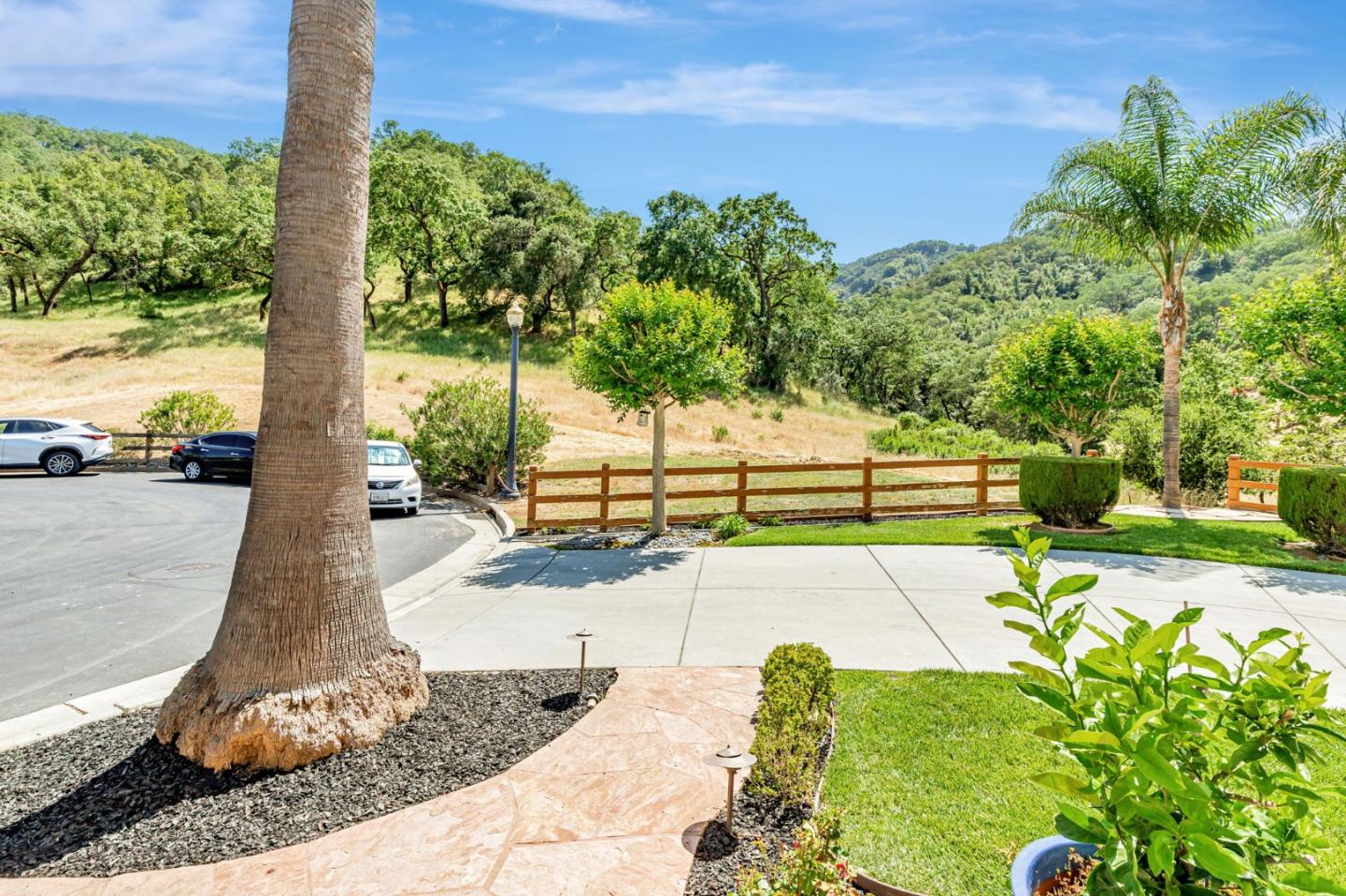 Detail Gallery Image 7 of 93 For 2892 Birkdale Ct, Gilroy,  CA 95020 - 5 Beds | 4/1 Baths
