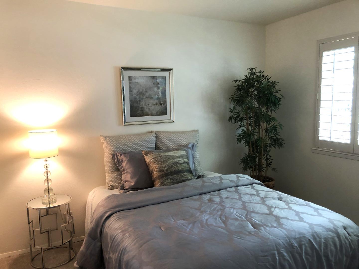Detail Gallery Image 13 of 31 For 2272 Glenkirk Dr, San Jose,  CA 95124 - 4 Beds | 2/1 Baths