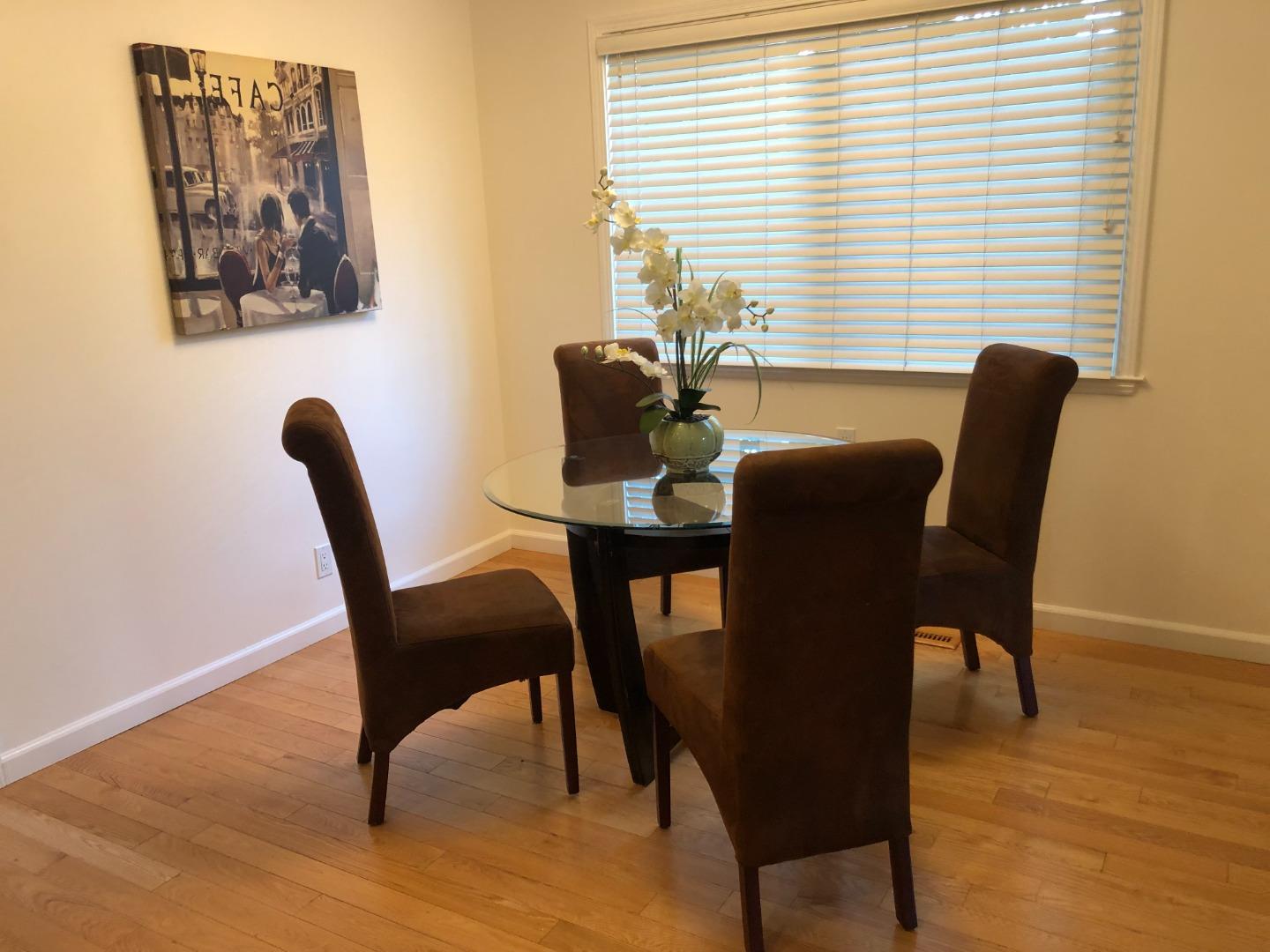 Detail Gallery Image 6 of 31 For 2272 Glenkirk Dr, San Jose,  CA 95124 - 4 Beds | 2/1 Baths