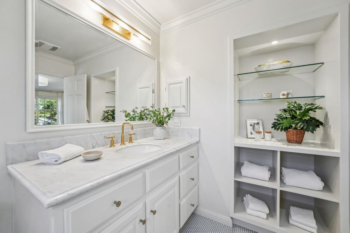 Detail Gallery Image 46 of 86 For 1714 Sweetbriar Dr, San Jose,  CA 95125 - 4 Beds | 2/1 Baths