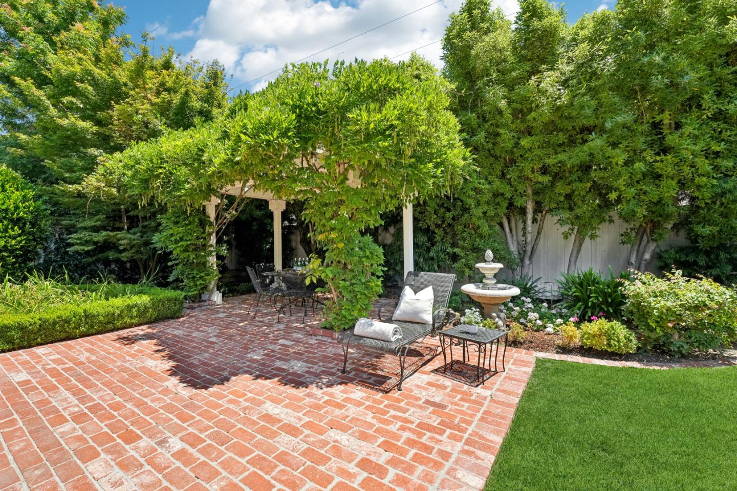 Detail Gallery Image 69 of 86 For 1714 Sweetbriar Dr, San Jose,  CA 95125 - 4 Beds | 2/1 Baths