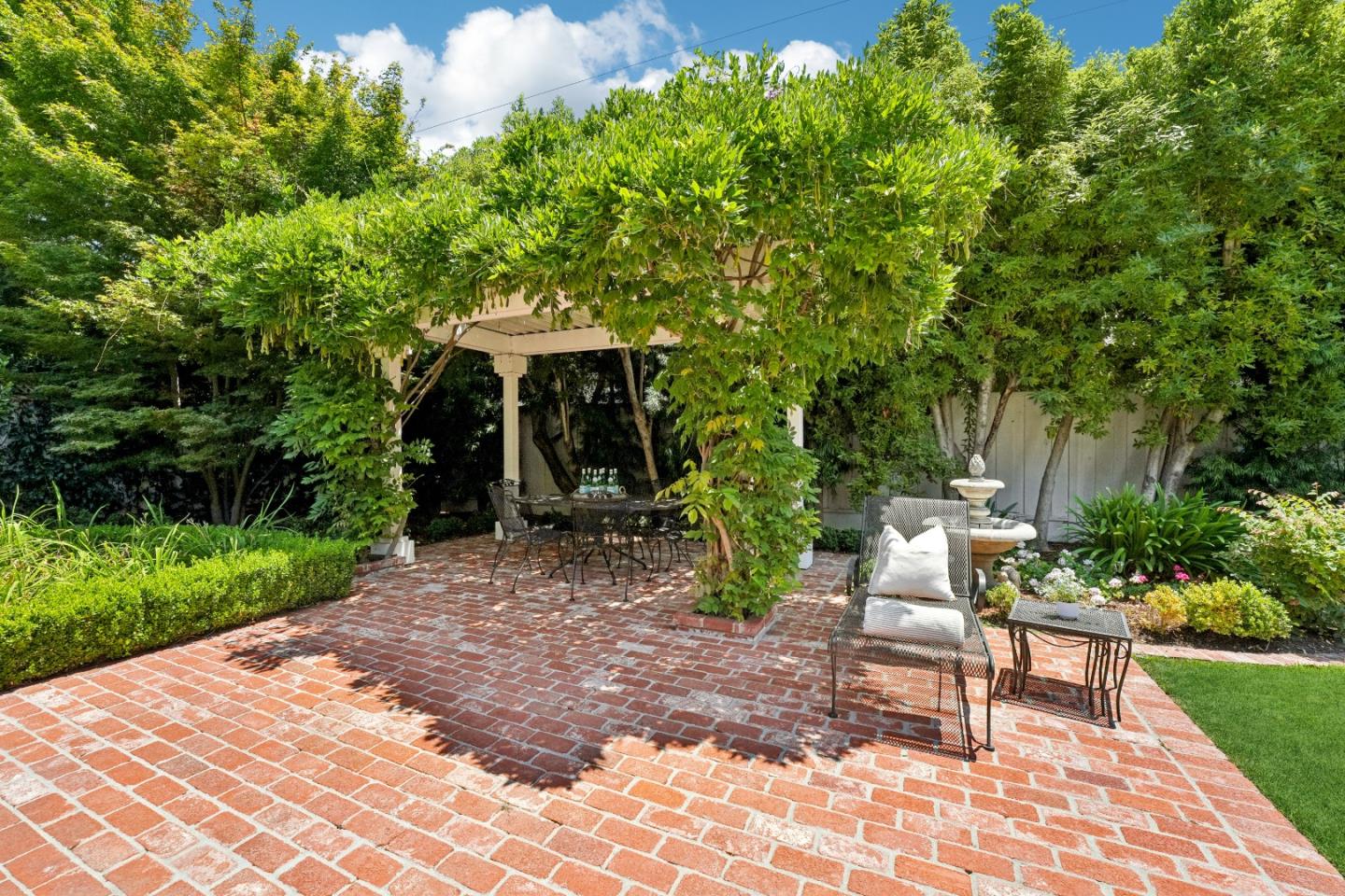 Detail Gallery Image 70 of 86 For 1714 Sweetbriar Dr, San Jose,  CA 95125 - 4 Beds | 2/1 Baths