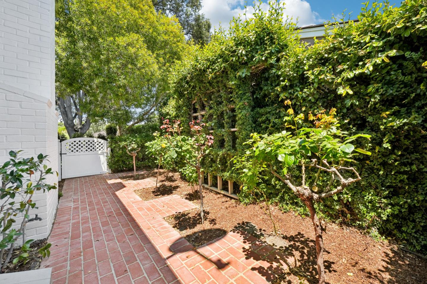 Detail Gallery Image 75 of 86 For 1714 Sweetbriar Dr, San Jose,  CA 95125 - 4 Beds | 2/1 Baths