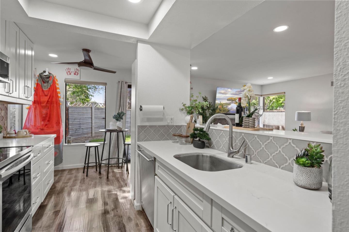 Detail Gallery Image 10 of 24 For 874 Cherry Glen Cir #111,  Fremont,  CA 94536 - 2 Beds | 2 Baths