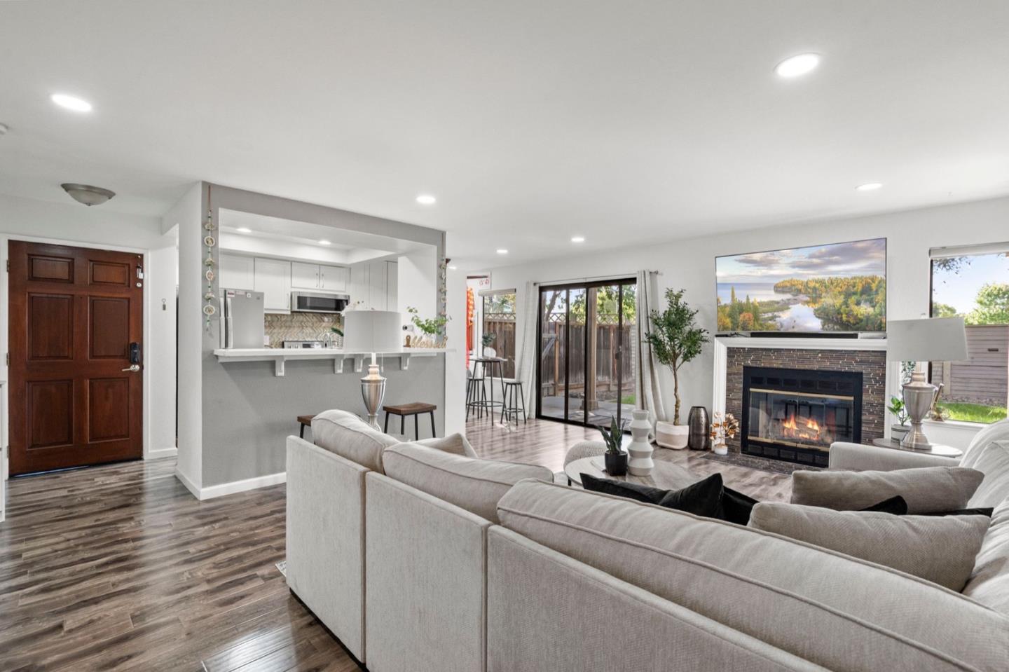 Detail Gallery Image 4 of 24 For 874 Cherry Glen Cir #111,  Fremont,  CA 94536 - 2 Beds | 2 Baths