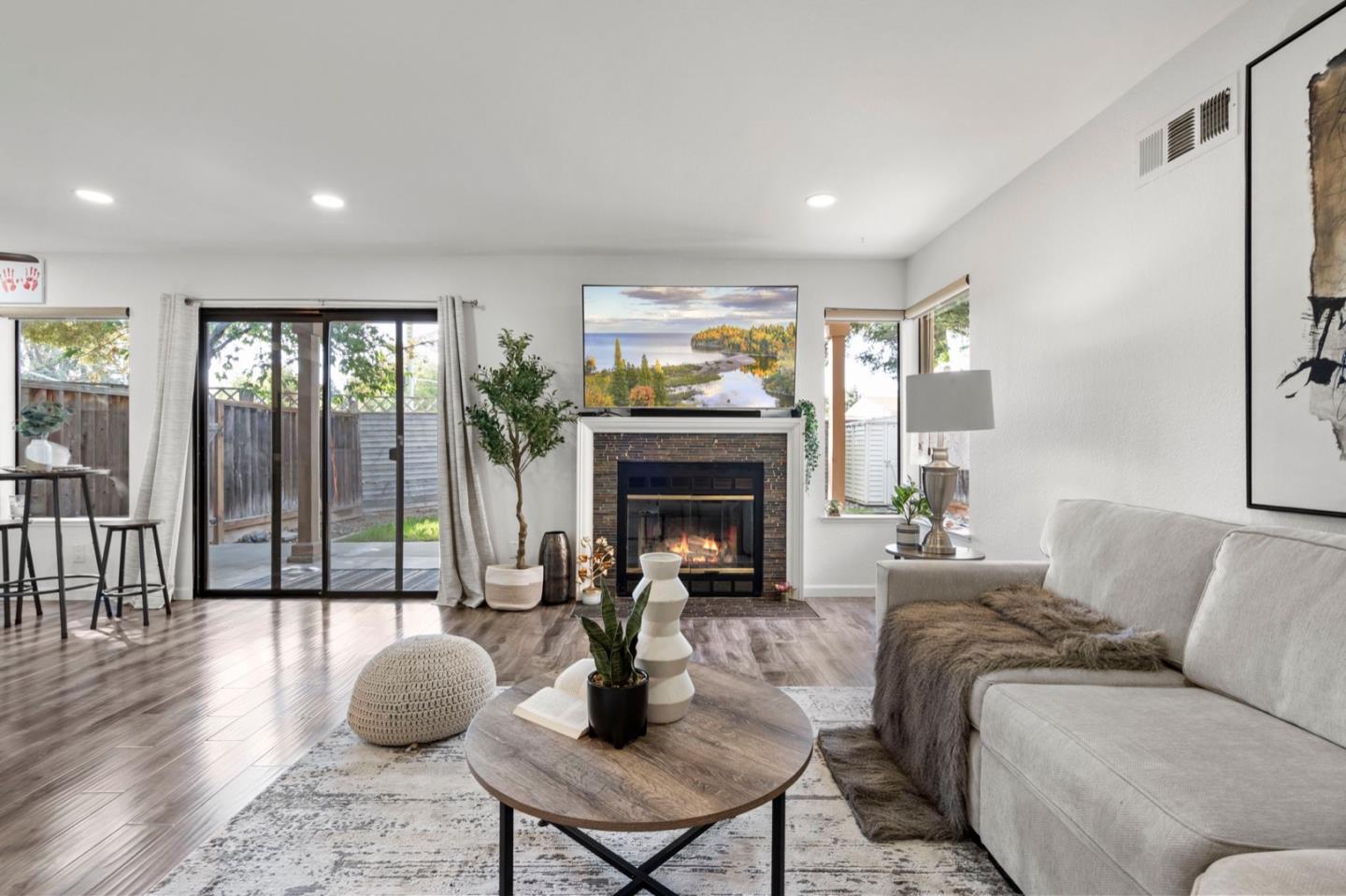 Detail Gallery Image 5 of 24 For 874 Cherry Glen Cir #111,  Fremont,  CA 94536 - 2 Beds | 2 Baths