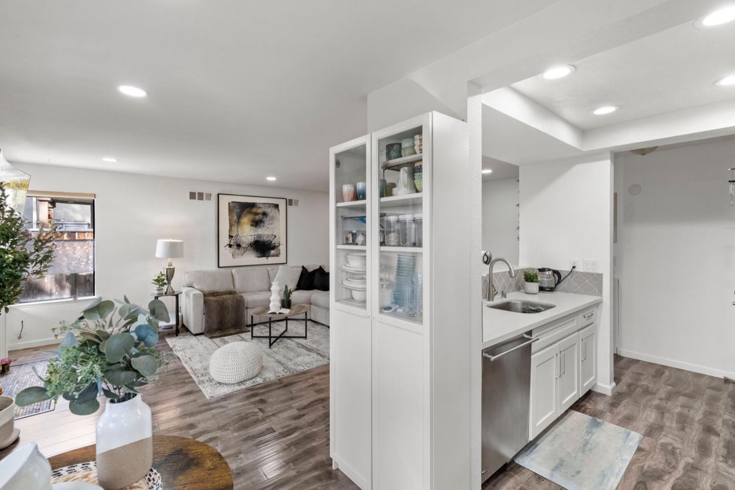Detail Gallery Image 6 of 24 For 874 Cherry Glen Cir #111,  Fremont,  CA 94536 - 2 Beds | 2 Baths
