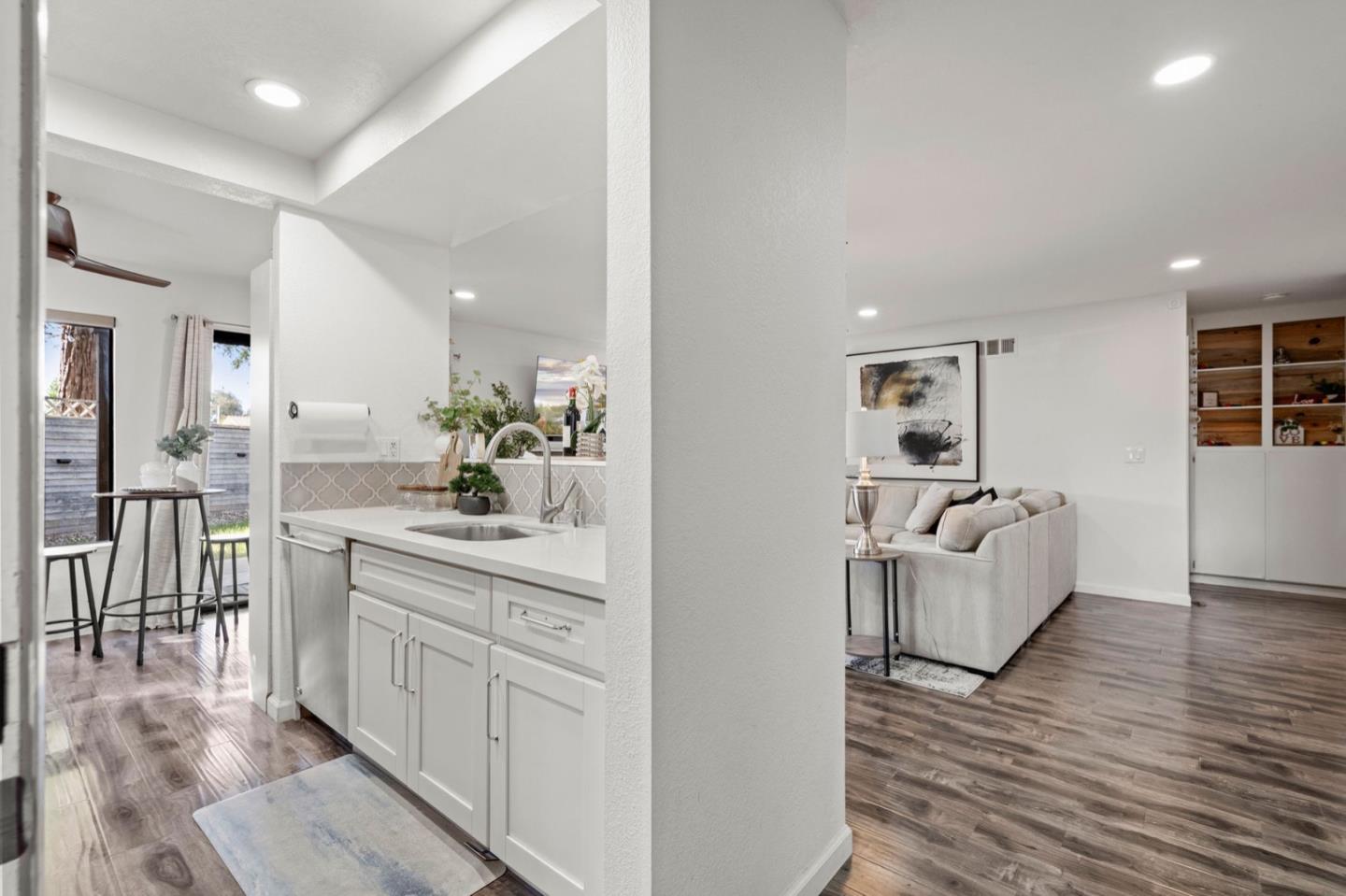 Detail Gallery Image 9 of 24 For 874 Cherry Glen Cir #111,  Fremont,  CA 94536 - 2 Beds | 2 Baths