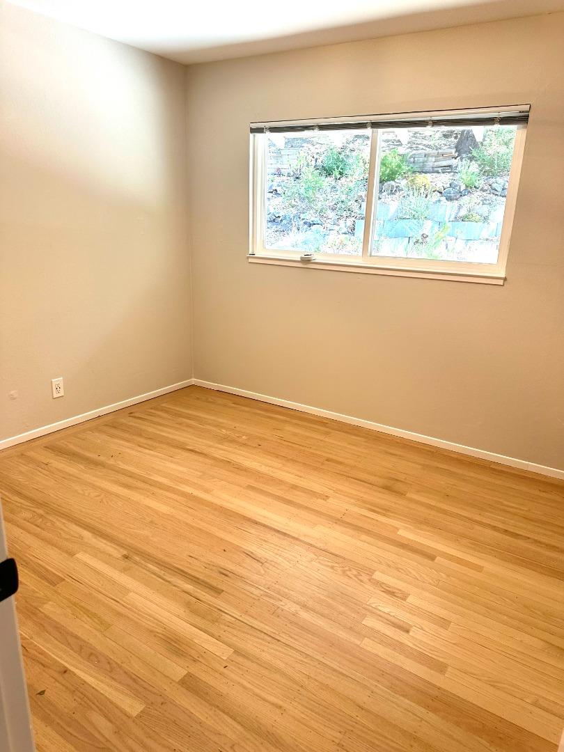 Detail Gallery Image 19 of 22 For 1008 Porto Marino Dr, San Carlos,  CA 94070 - 4 Beds | 3/1 Baths