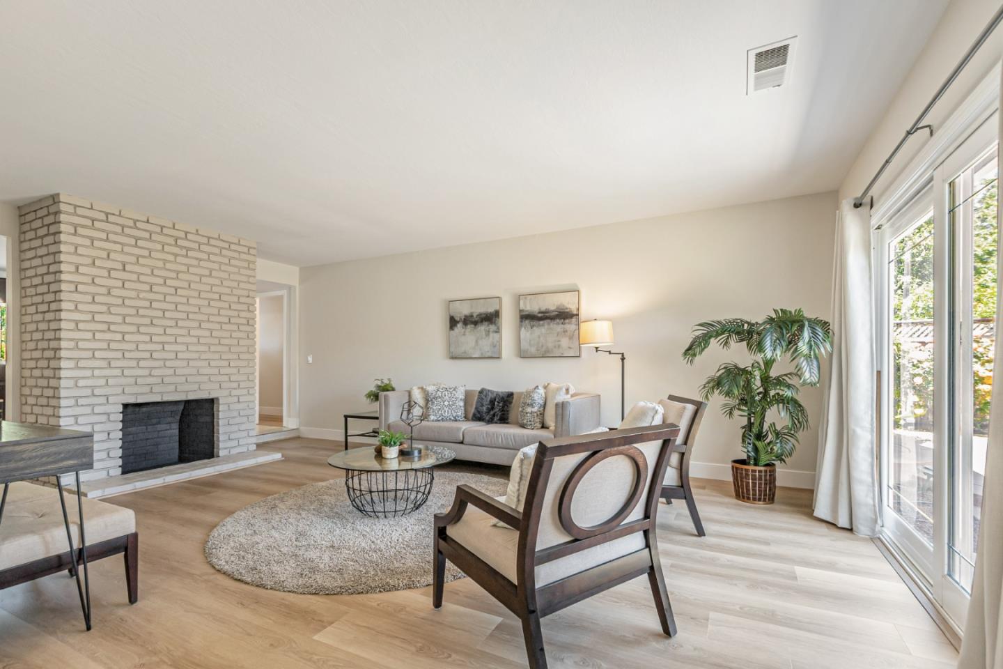 Detail Gallery Image 4 of 52 For 5631 Glen Haven Ct, San Jose,  CA 95129 - 3 Beds | 2 Baths