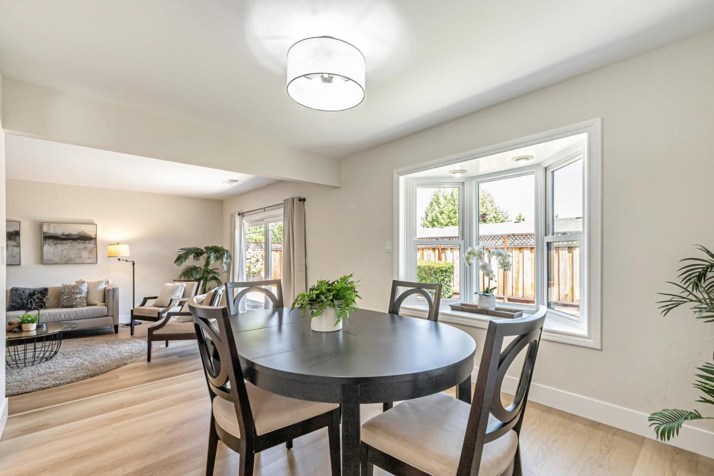 Detail Gallery Image 5 of 52 For 5631 Glen Haven Ct, San Jose,  CA 95129 - 3 Beds | 2 Baths