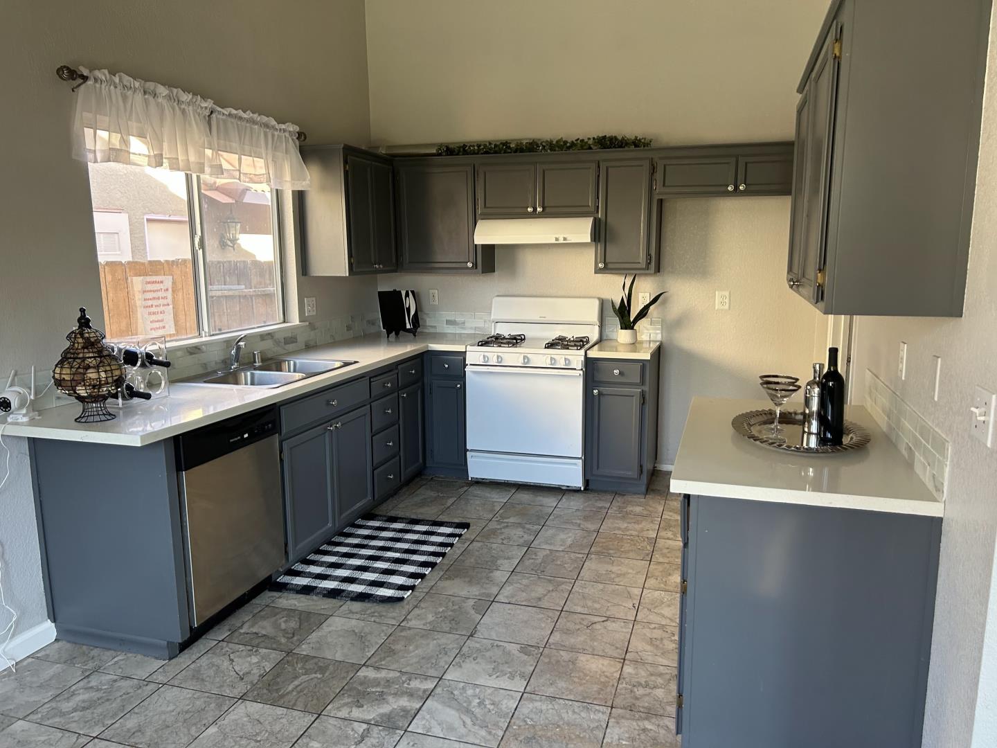 Detail Gallery Image 14 of 30 For 254 Driftwood Ave, Los Banos,  CA 93635 - 3 Beds | 2 Baths