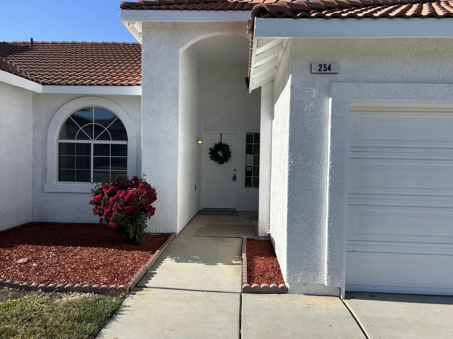 Detail Gallery Image 3 of 30 For 254 Driftwood Ave, Los Banos,  CA 93635 - 3 Beds | 2 Baths