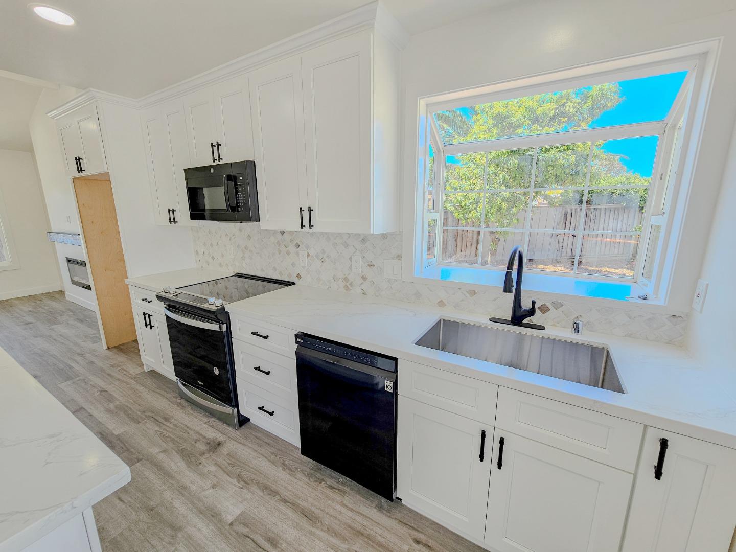 Detail Gallery Image 10 of 50 For 449 Chilberg Ct, San Jose,  CA 95133 - 4 Beds | 2 Baths