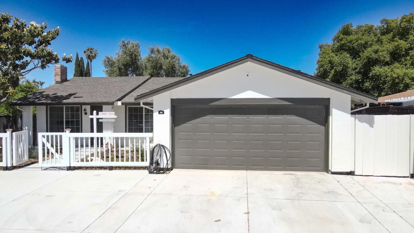 Detail Gallery Image 2 of 50 For 449 Chilberg Ct, San Jose,  CA 95133 - 4 Beds | 2 Baths