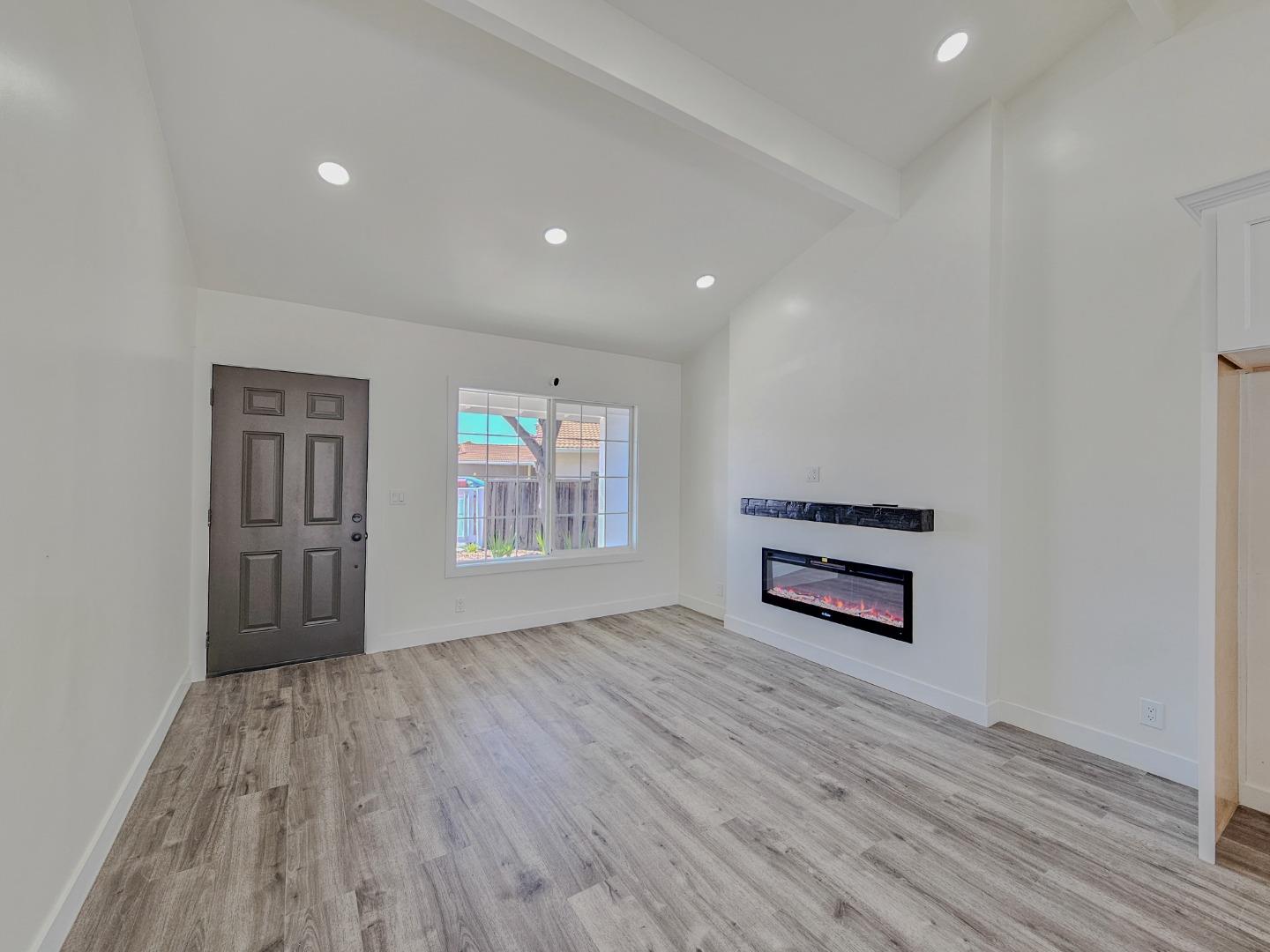 Detail Gallery Image 5 of 50 For 449 Chilberg Ct, San Jose,  CA 95133 - 4 Beds | 2 Baths