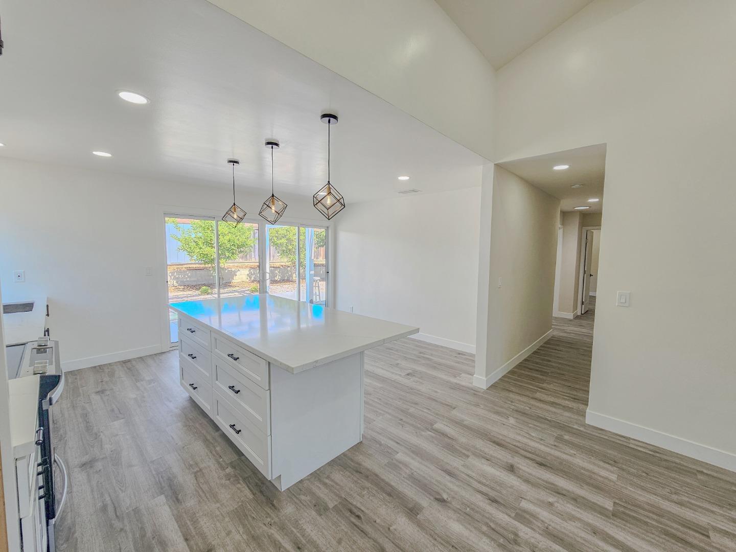 Detail Gallery Image 7 of 50 For 449 Chilberg Ct, San Jose,  CA 95133 - 4 Beds | 2 Baths