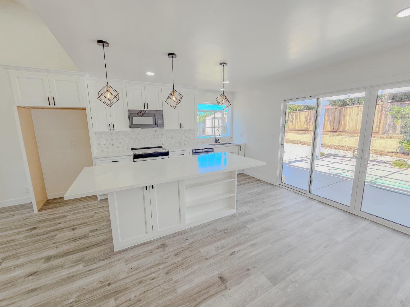 Detail Gallery Image 8 of 50 For 449 Chilberg Ct, San Jose,  CA 95133 - 4 Beds | 2 Baths