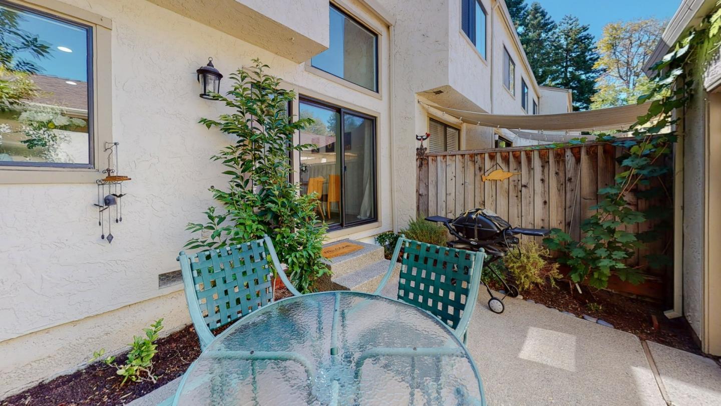 Detail Gallery Image 11 of 36 For 2 Morning Sun Ct, Mountain View,  CA 94043 - 2 Beds | 1/1 Baths
