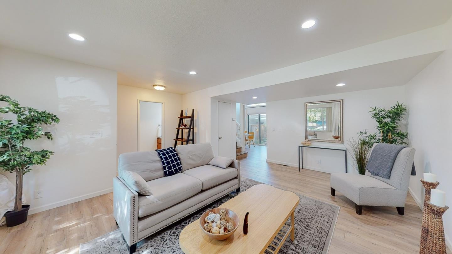 Detail Gallery Image 15 of 36 For 2 Morning Sun Ct, Mountain View,  CA 94043 - 2 Beds | 1/1 Baths