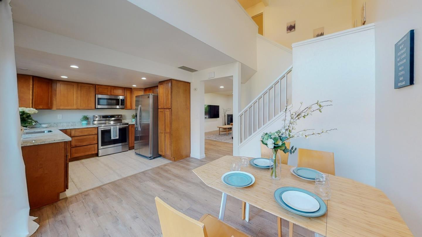 Detail Gallery Image 18 of 36 For 2 Morning Sun Ct, Mountain View,  CA 94043 - 2 Beds | 1/1 Baths