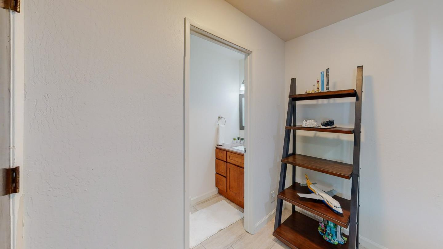 Detail Gallery Image 31 of 36 For 2 Morning Sun Ct, Mountain View,  CA 94043 - 2 Beds | 1/1 Baths