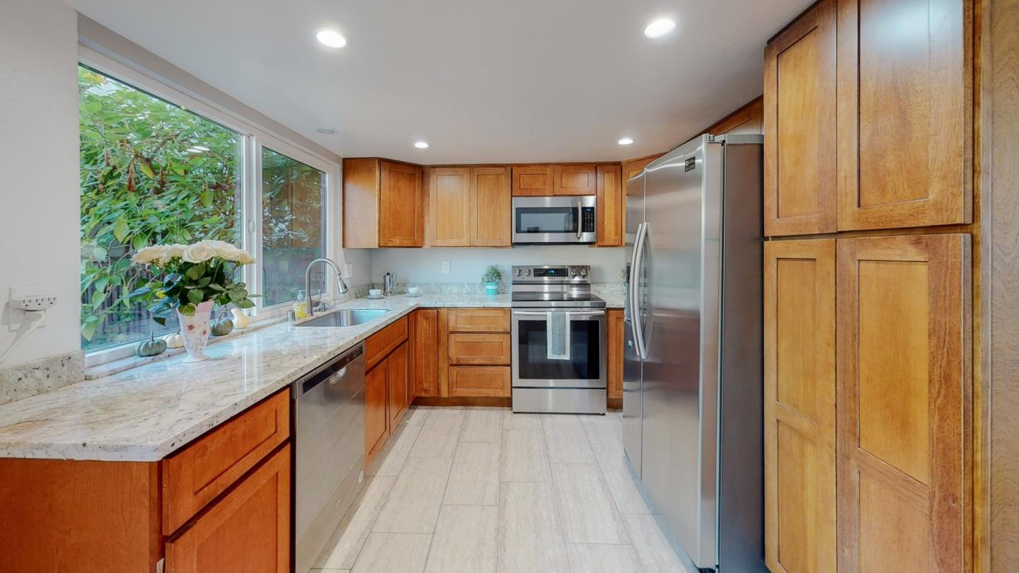 Detail Gallery Image 6 of 36 For 2 Morning Sun Ct, Mountain View,  CA 94043 - 2 Beds | 1/1 Baths