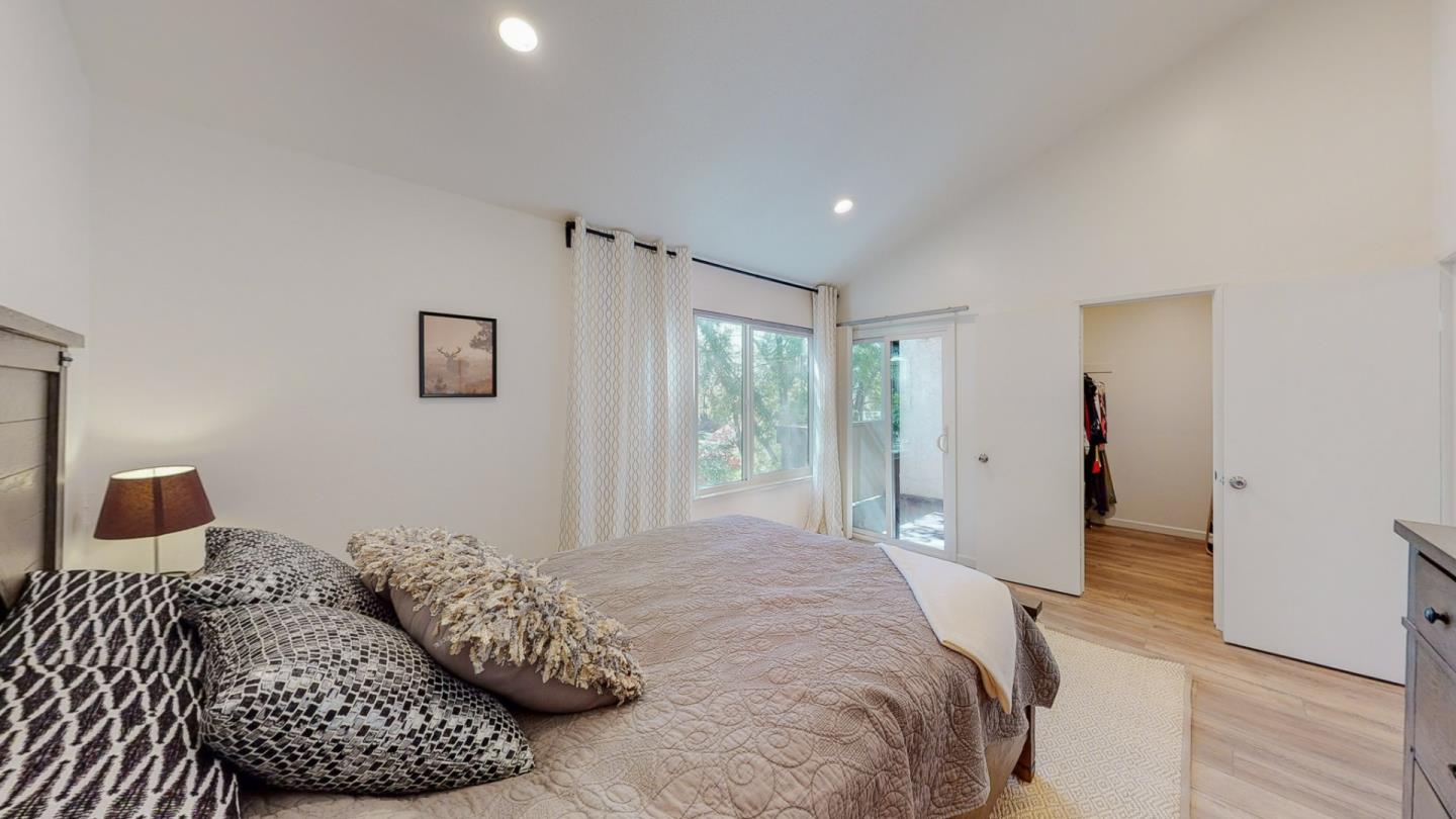 Detail Gallery Image 8 of 36 For 2 Morning Sun Ct, Mountain View,  CA 94043 - 2 Beds | 1/1 Baths