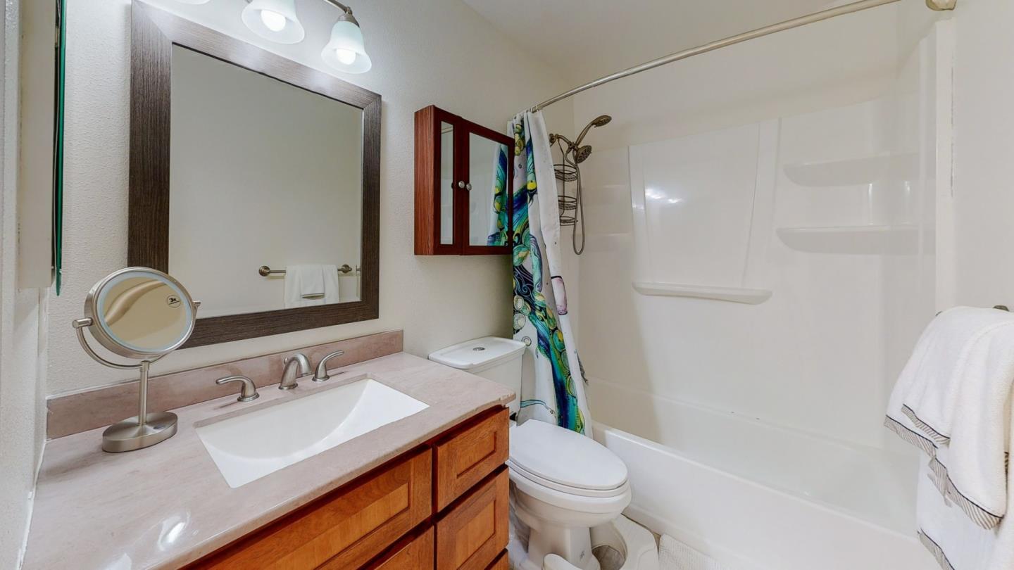 Detail Gallery Image 9 of 36 For 2 Morning Sun Ct, Mountain View,  CA 94043 - 2 Beds | 1/1 Baths